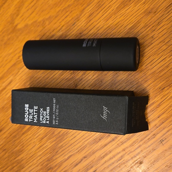 Clinique even better clinical dark spot and Avon lipstick new in box - Picture 5 of 8